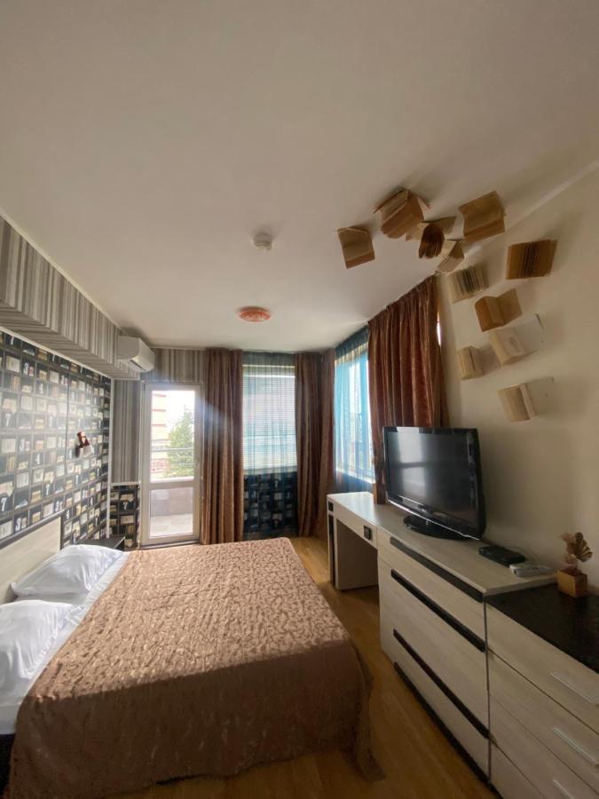 Apartments Danita & Restaurant&Pool Bar Warna Zewnętrze zdjęcie