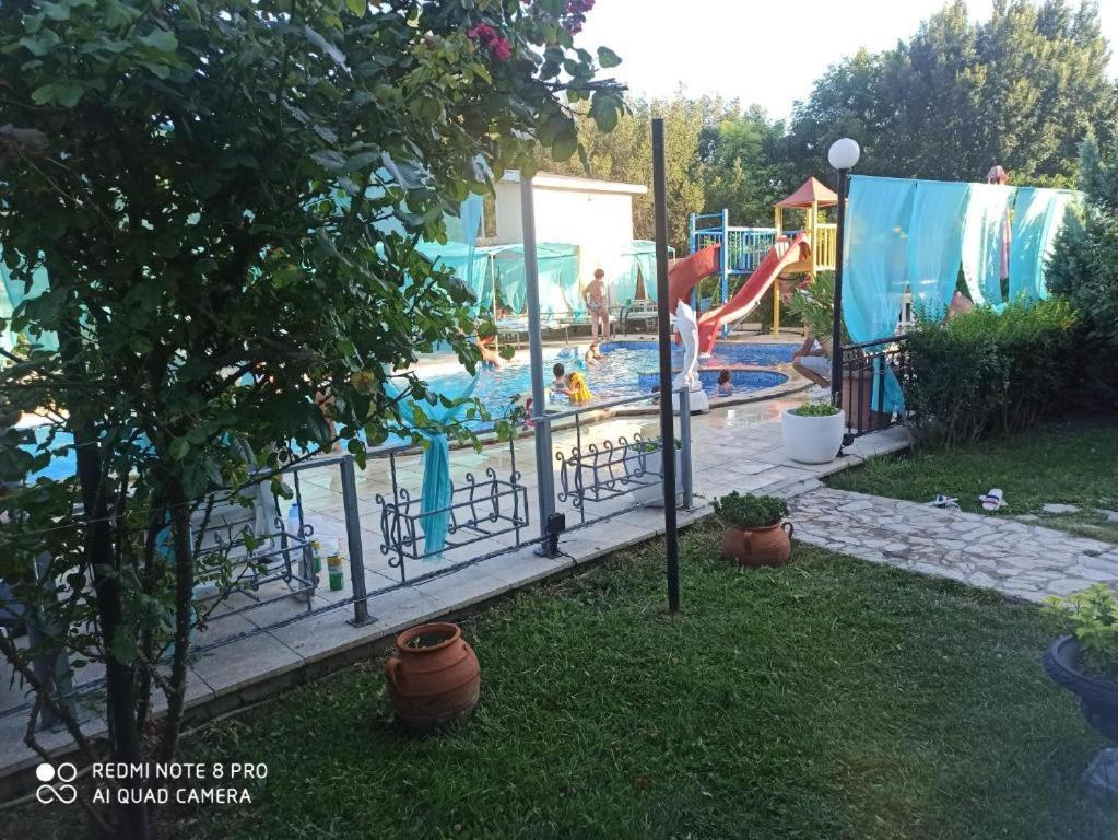 Apartments Danita & Restaurant&Pool Bar Warna Zewnętrze zdjęcie